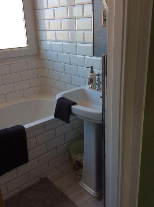 Scalby  Lovely Semi-Beach 2X Pubs -5 Min Walk-Pets Welcome-Parking-Garden מראה חיצוני תמונה